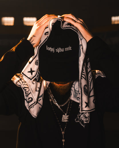 “kochaj tylko mnie” CAP