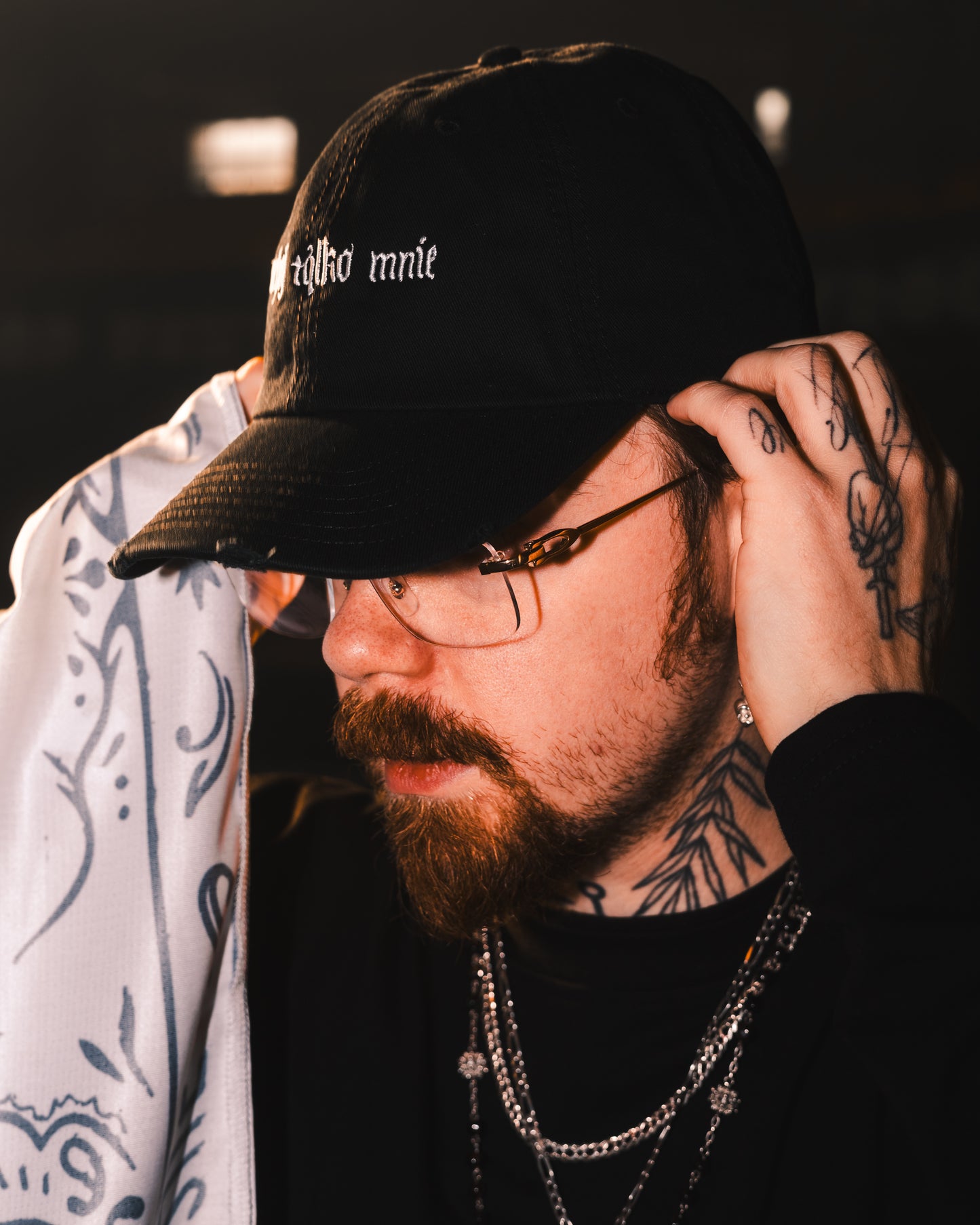 “kochaj tylko mnie” CAP