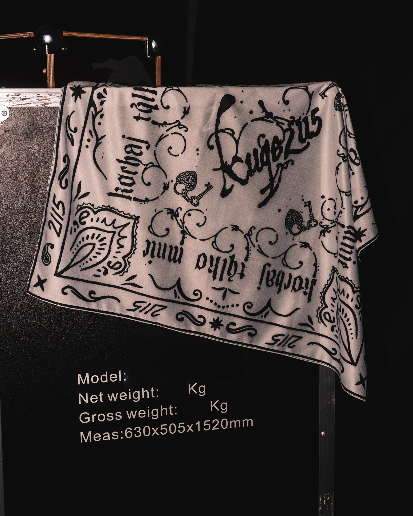 “kochaj tylko mnie” CHUSTA